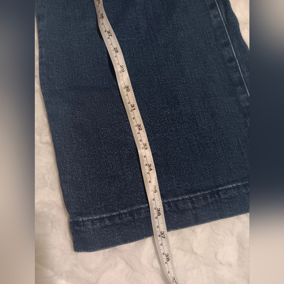 AG Los Angeles, Women's Classic Blue Wide Leg Jeans - Picture 9 of 10